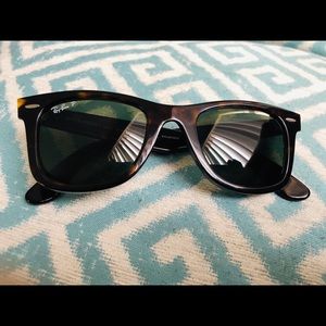 Ray-Ban wayfarer sunglasses